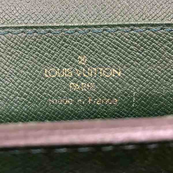 ルイヴィトン Louis Vuitton タイガ セルヴィエットクラド M30074