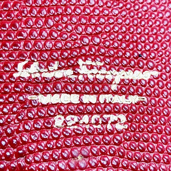 フェラガモ ヴァラ 224072 がま口 長財布 3つ折り財布 レディース【中古】