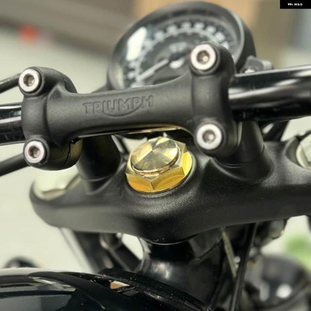 トライアンフ ボネヴィルスピードマスタースピード TWIM1200 スルクストンスクランブラー オートバイ アクセサリー 真鍮製ステアリング ステムキャップ ナット_4