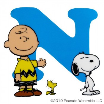 Snoopy スヌーピー イニシャルステッカー アルファベットn Sn224の通販はau Pay マーケット シャイニングストア
