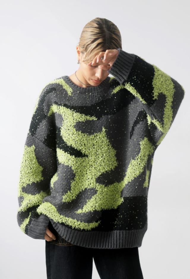 まとめて20％OFF！12日20時〜19日10時 カモフラ柄 ニット ユニセックス クルーネック 送料無料・メール便不可 秋新作 まとめて15％OFF！20日20時〜27日10時カモフラ柄
