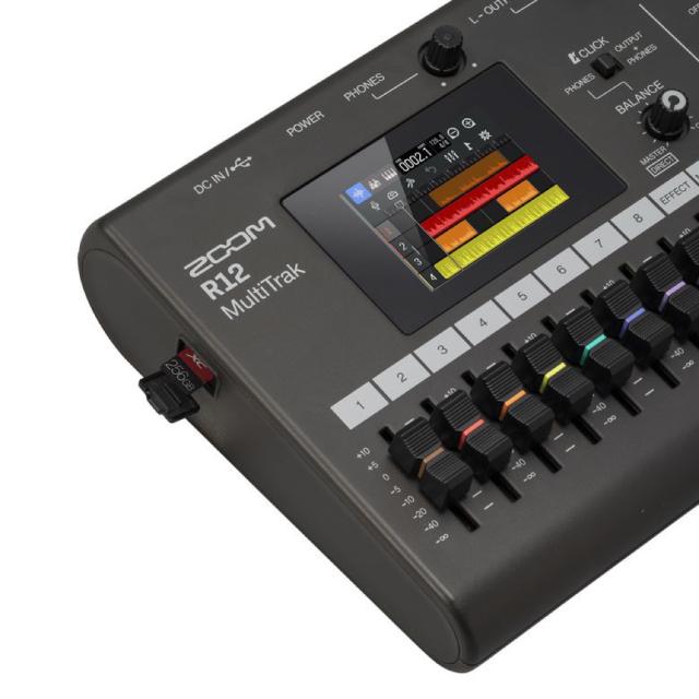 ZOOM R12 マルチトラックレコーダー ZOOM R12 マルチトラックレコーダー タッチ操作対応 8トラック仕様の
