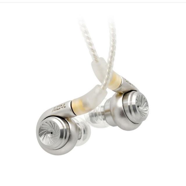 ADV. TURBO カナル型 有線イヤホンの通販は 108,900円