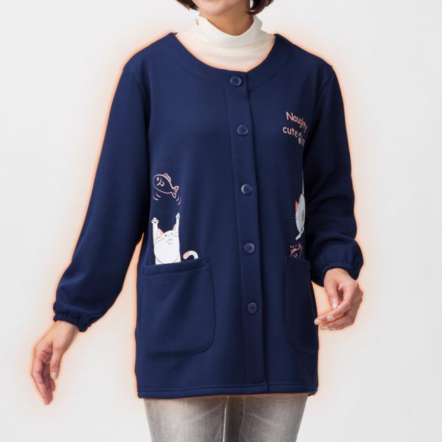 かっぽう着 割烹着 保育士 あったか 前開き 裏起毛 おしゃれ かわいい まるで毛布のようなかっぽう着 ネイビー 紺 猫 ネコ ねこ 大きめ の通販はau Pay マーケット ココチのくらし雑貨店
