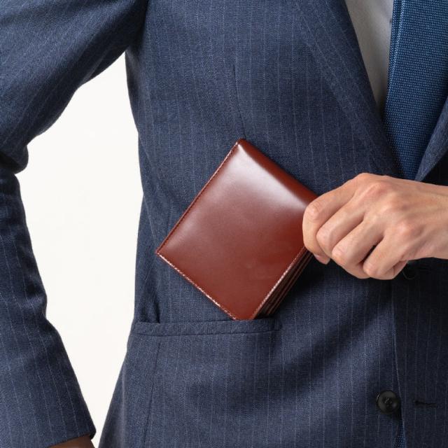 日本製のメンズ本革財布。スマートで薄型な二つ折りタイプ。BANBI HCK02 人と被らない「松阪牛レザー」のさとり(SATOLI)シリーズ。本物志向の大人の男性の方用にギフト、プレゼントとしてもおすすめ。松阪レザー 牛革 バンビ ブラック ブラウン 贈り物 還暦 誕生日 父の日_8