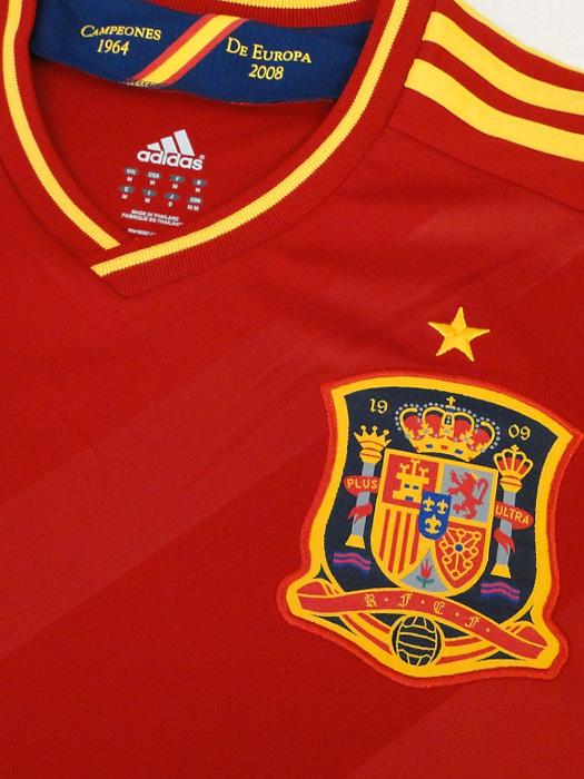 (アディダス) adidas/12/13スペイン代表/ホーム/半袖/シャビ/2008優勝+RESPECTバッジ付/ZU355-X10937 アディダス) adidas/12/13スペイン代表/ホーム/半袖/シャビ/2008優勝+