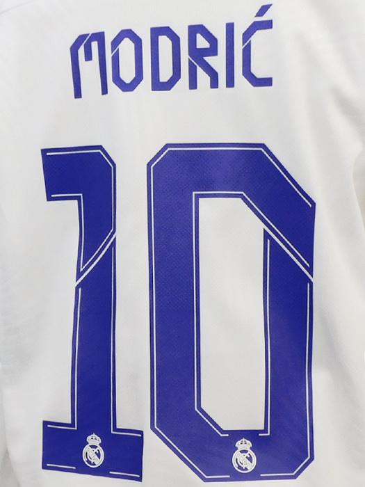 レアルマドリード オーセンティック ユニホーム モドリッチ adidas