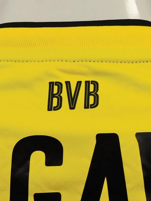 ***記念ボックス***(プーマ) PUMA/17/18ドルトムント/オーセンティック/ホーム/半袖/香川/ブンデスリーガ+VW/751669-01