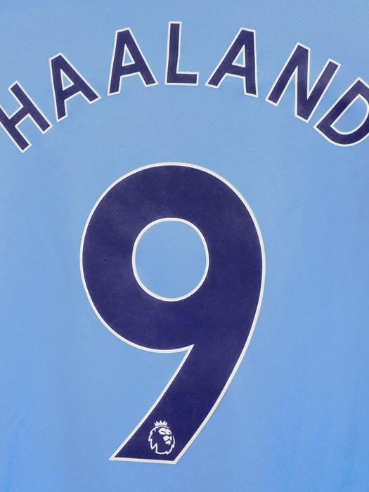 プーマ) PUMA/22/23マンチェスターシティ/3冠記念ユニフォームボックス/半袖/ハーランド/EPL優勝+NRFR/779041-01