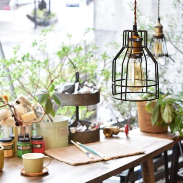 ライト ブラック W15×D15×H21 コード長さ 1M 照明 azu-lht-714  ペンダントライト 吊下げ灯 天井照明 ライト 照明器具 送料無料 北欧 モダン 家具 インテリア ナチュラル テイスト 新生活 オススメ おしゃれ 後払い の通販は