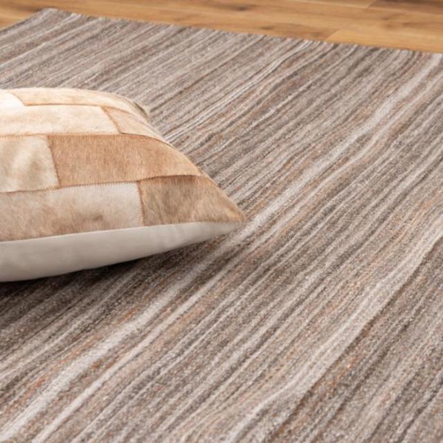 ラグ マット ベージュ ブラウン W130×D190 マット ラグ カーペット 絨毯 長方形 四角 130 190 リビング 寝室 シンプル おしゃれ ベージュ 混色 ストライプ 手織り オールシーズン ナチュラル 北欧 モダン azu-ttr-201 店舗 カフェ ラウンジ ロビー ホテル 法人 カーペット