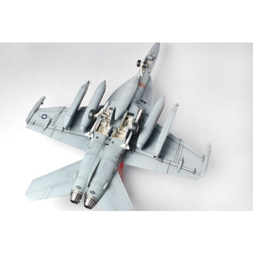 EA-18G グラウラー “VAQ-141 シャドウホークス 2017” | 株式会社
