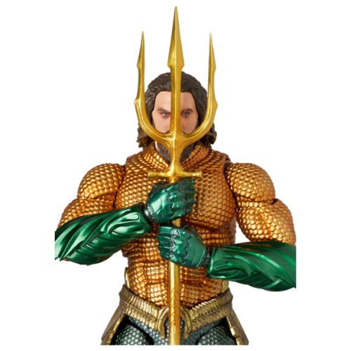 MAFEX 『AQUAMAN AND THE LOST KINGDOM』 AQUAMAN(GOLD ＆ GREEN SUIT) (可動式フィギュア)