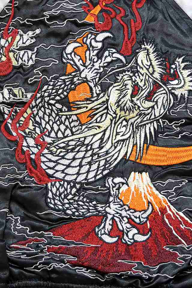 和柄 スカジャン 龍 虎 刺繍 JAPAN 黒 ゴールド - ジャケット・アウター