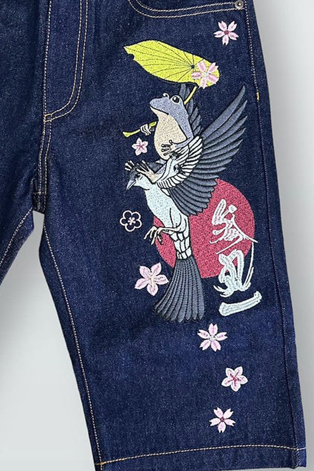 鳥の背に乗って蛙総刺繍デニムショートパンツ 参丸一 SM-30101 和柄 和風 さんまるいち 蛙 カエル かえる ハーフパンツ_3