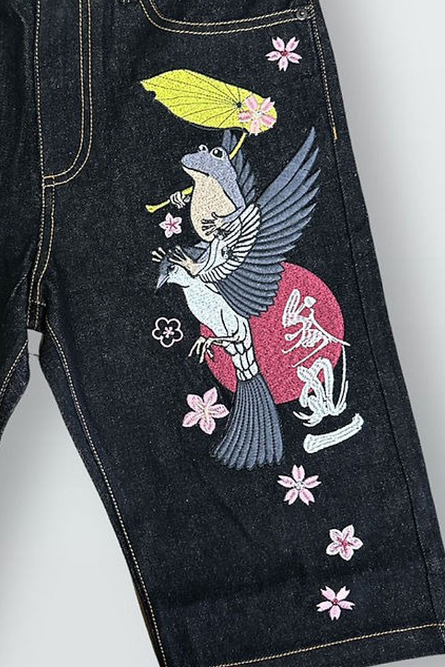 鳥の背に乗って蛙総刺繍デニムショートパンツ 参丸一 SM-30101 和柄 和風 さんまるいち 蛙 カエル かえる ハーフパンツ_4