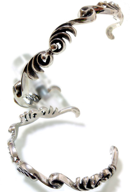 バングル シルバーアクセサリー フェザーデザインシルバーバングル_2