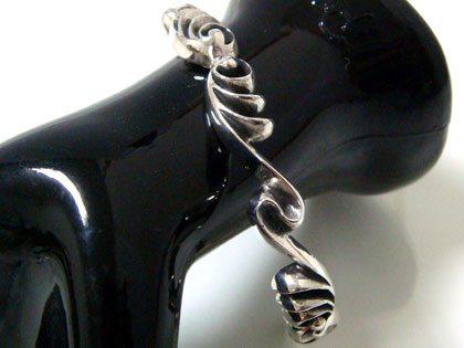 バングル シルバーアクセサリー フェザーデザインシルバーバングル_3