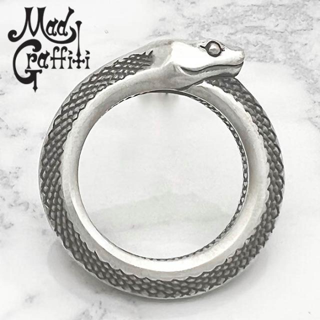 マッドグラフィティ Mad Graffiti シルバー リング イモータル L 指輪 メンズ 15号 シルバー925 アクセサリー ヘビ スネーク MG-R-0046-15の通販は マッドグラフィティ Mad Graffiti シルバー リング イモータル L 指輪 メンズ 15号 シルバー925 アクセサリー ヘビ スネーク MG-R-0046-15の通販は
