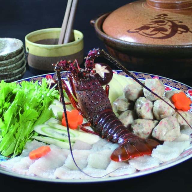 徳島 「吟月」 はもと伊勢えびの鍋 伊勢えび150g はも身50gx4 はも団子25gx6 鱧料理「はもしゃぶしゃぶ」を手軽にご家庭で頂ける商品となっております 伊勢海老も入った贅沢な鍋です お歳暮 お中元 お土産 ご進物 ギフト 贈り物に最適 ※離島は配送不可 2940116の通販は 徳島 「吟月」 はもと伊勢えびの鍋 伊勢えび150g はも身50gx4 はも団子25gx6 鱧料理「はもしゃぶしゃぶ」を手軽にご家庭で頂ける商品となっております 伊勢海老も入った贅沢な鍋です お歳暮 お中元 お土産 ご進物 ギフト 贈り物に最適 ※離島は配送不可 2940116の通販は