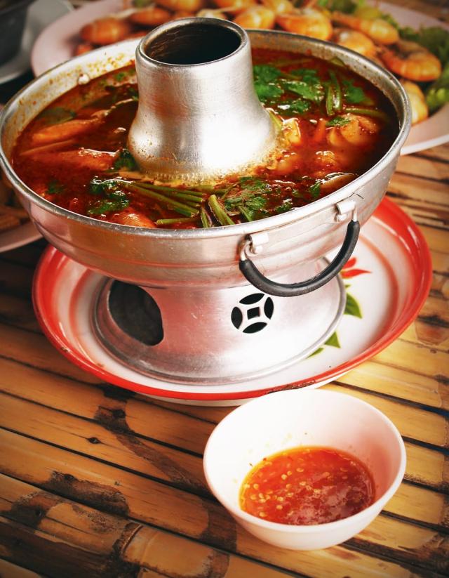 約20cm タイスキ トムヤム鍋 モーファイ 火鍋子 / 煙突鍋 ホーコー鍋  