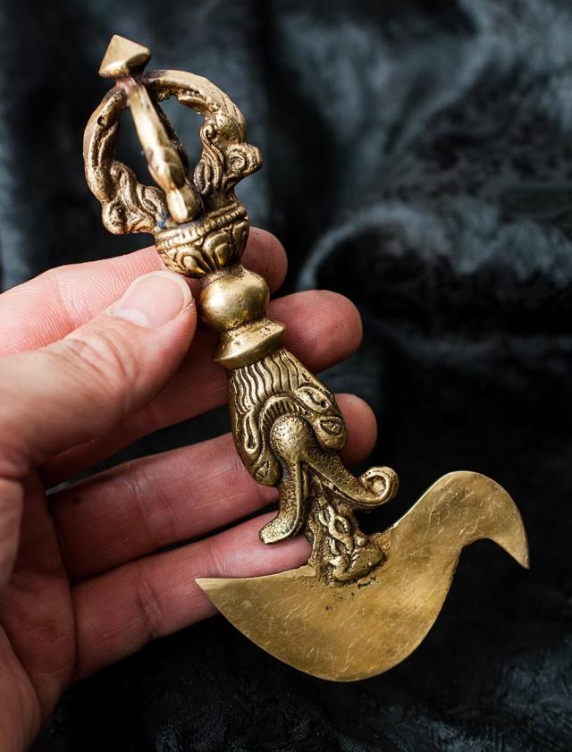 チベット密教　新品 カルタリ刀 10センチ 金メッキ　龍　金剛杵 683 チベット密教法具 カルタリ ドルジェ 14cm / ヴァジュラ 金剛杵 アジア