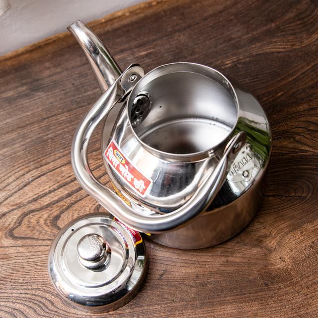 【チャイ20杯分くらい】レトロケトル インドのやかん 1500cc程度 / ヤカン 薬罐 調理器具 食器 アジアン食品 エスニック食材の通販は 【チャイ20杯分くらい】レトロケトル インドのやかん 1500cc程度 / ヤカン 薬罐 調理器具 食器 アジアン食品 エスニック食材の通販は