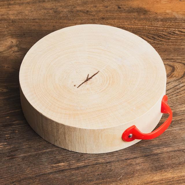【送料無料】 タイの屋台まな板 タマリンド一枚板 直径23cm 2.7kg タイの食文化を支える分厚いプロ仕様 / カッティングボード チョッピングボード 木製 丸型 厚手 食器 通販 アジア アジアン食品 エスニック食材