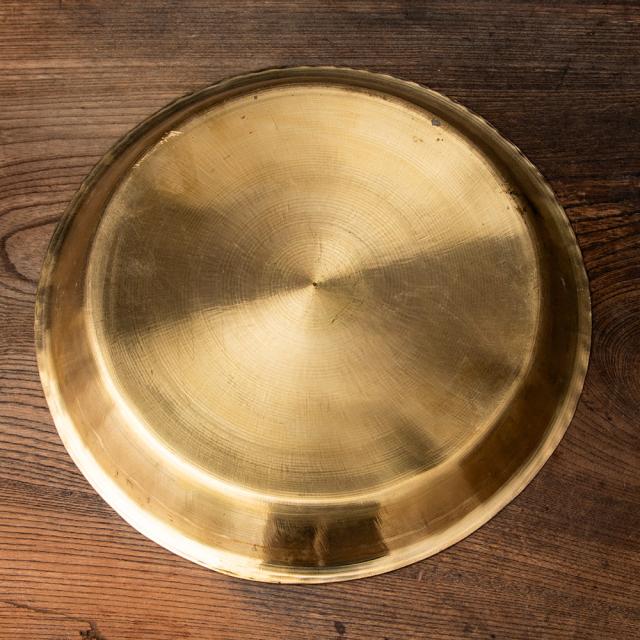 【送料無料】 ネパールの真鍮ターリー（大皿） 外径29cm程度 / ダルバート ターリープレート 丸皿 カレー インド カレー皿 チャイ チャイカップ 食器 アジア うつわ アジアン食器 エスニック食器の通販は