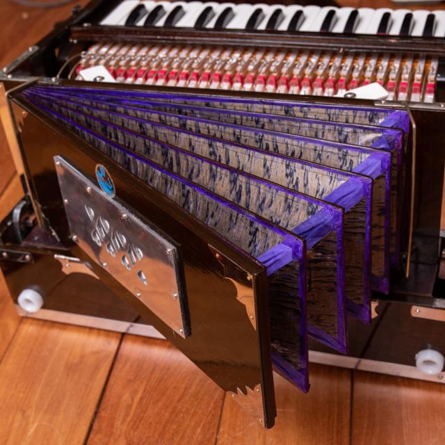【送料無料】 【Kartar Music House社製】ポップアップハルモニウム 32鍵 2リード 3ドローンタイプ / Harmonium ピアノ インド 楽器 鍵盤楽器 民族楽器 インド楽器 エスニック楽器 ヒーリング楽器_12