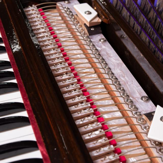 【送料無料】 【Kartar Music House社製】ポップアップハルモニウム 32鍵 2リード 3ドローンタイプ / Harmonium ピアノ インド 楽器 鍵盤楽器 民族楽器 インド楽器 エスニック楽器 ヒーリング楽器_5