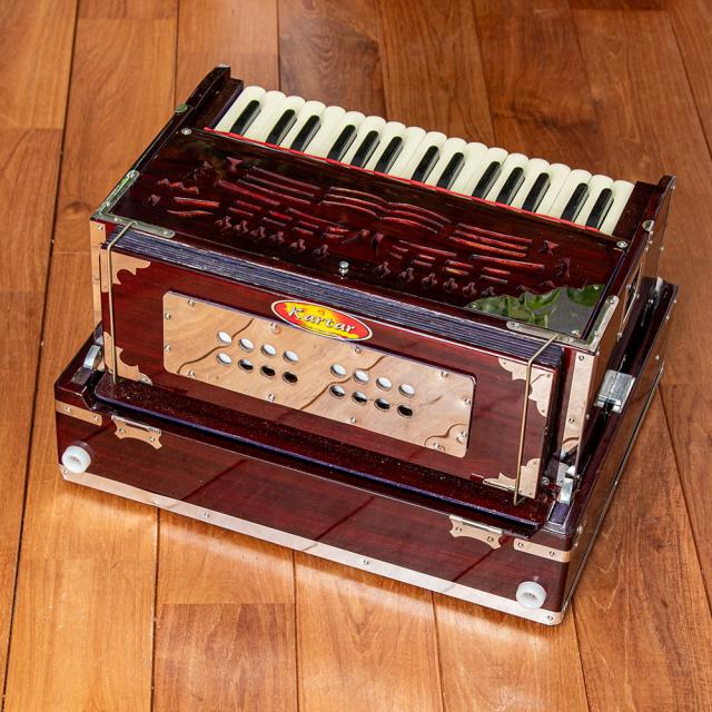 【送料無料】 【Kartar Music House社製】ポップアップハルモニウム クイックアクセスタイプ / Harmonium ピアノ インド 楽器 鍵盤楽器 民族楽器 インド楽器 エスニック楽器 ヒーリング楽器の通販は