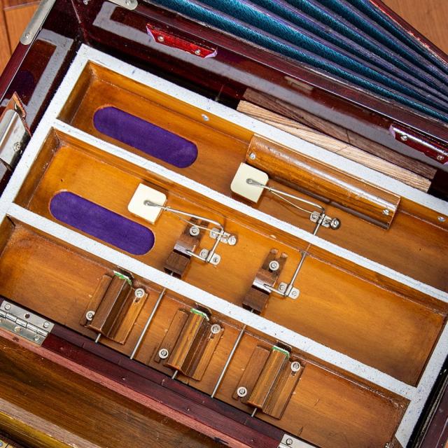 【送料無料】 【Kartar Music House社製】ポップアップハルモニウム クイックアクセスタイプ / Harmonium ピアノ インド 楽器 鍵盤楽器 民族楽器 インド楽器 エスニック楽器 ヒーリング楽器の通販は