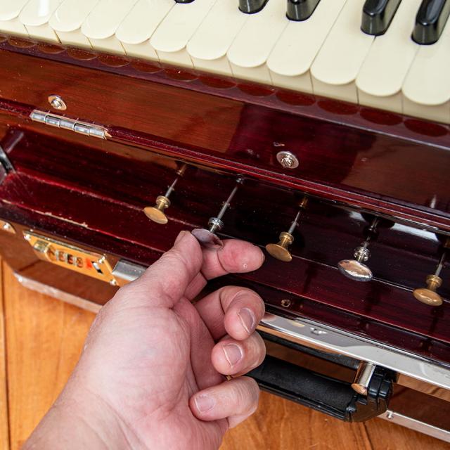 【送料無料】 【Kartar Music House社製】ポップアップハルモニウム クイックアクセスタイプ / Harmonium ピアノ インド 楽器 鍵盤楽器 民族楽器 インド楽器 エスニック楽器 ヒーリング楽器の通販は