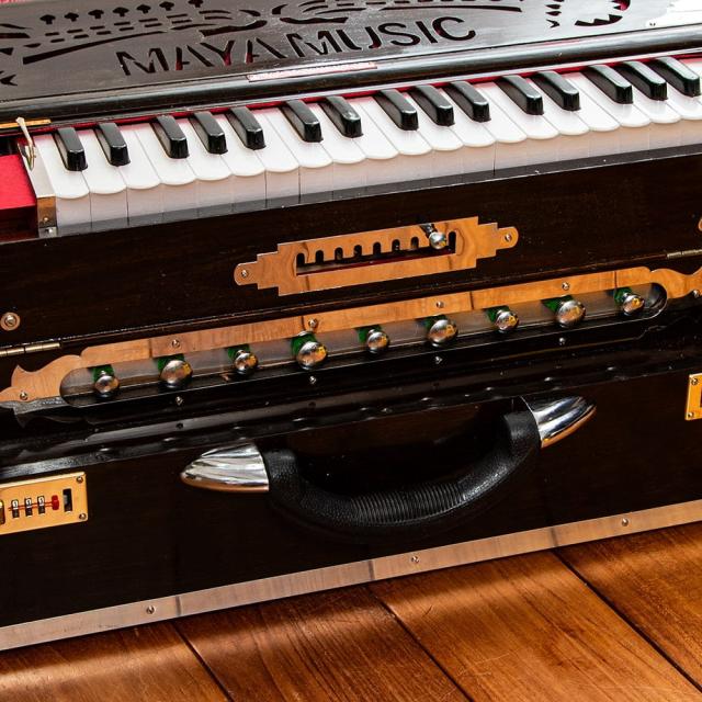 インド鍵盤楽器ハルモニウム(portable bina Harmonium) インドの鍵盤楽器ハルモニウム(音質良好) インド鍵盤楽器ハルモニウム