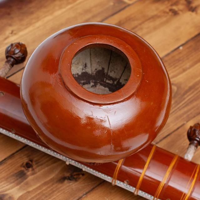 【送料無料】 一流メーカー製シタールセット（ダブルトゥンバ）（Kanailal ＆ Sons） / ダブルトゥンバシタール Sitar インド 楽器 民族楽器 インド楽器 エスニック楽器 ヒーリング楽器_4