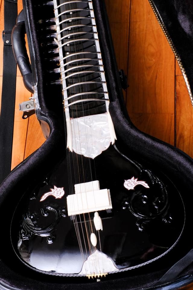 送料無料】 【Kartar Music House社製】シンプルシタールセット 