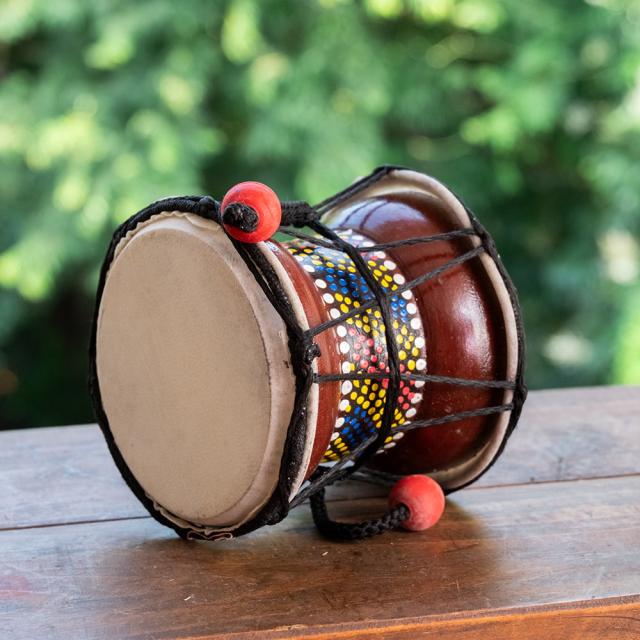 インド 太鼓 インド 伝統楽器の演奏 バーンスリー 横笛 とタブラー 北