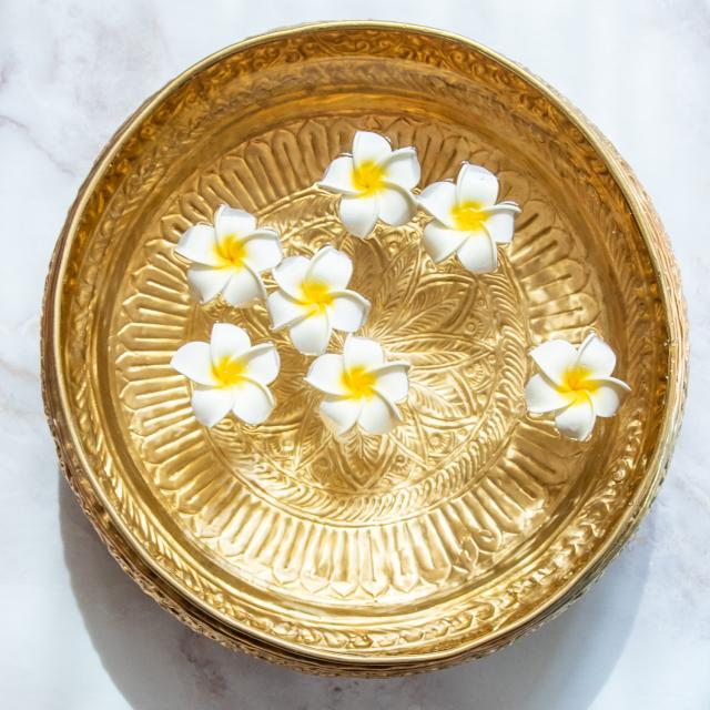 【送料無料】 ウルリ（urli／uruli） 南インド伝統のアーユルヴェーダ調合器具 水盆 直径：35.5cm / フットバス 足浴桶 スパボウル 足湯 フットボウル タイ バリ 日用品 雑貨 ネパール 生活 エスニック アジア_1