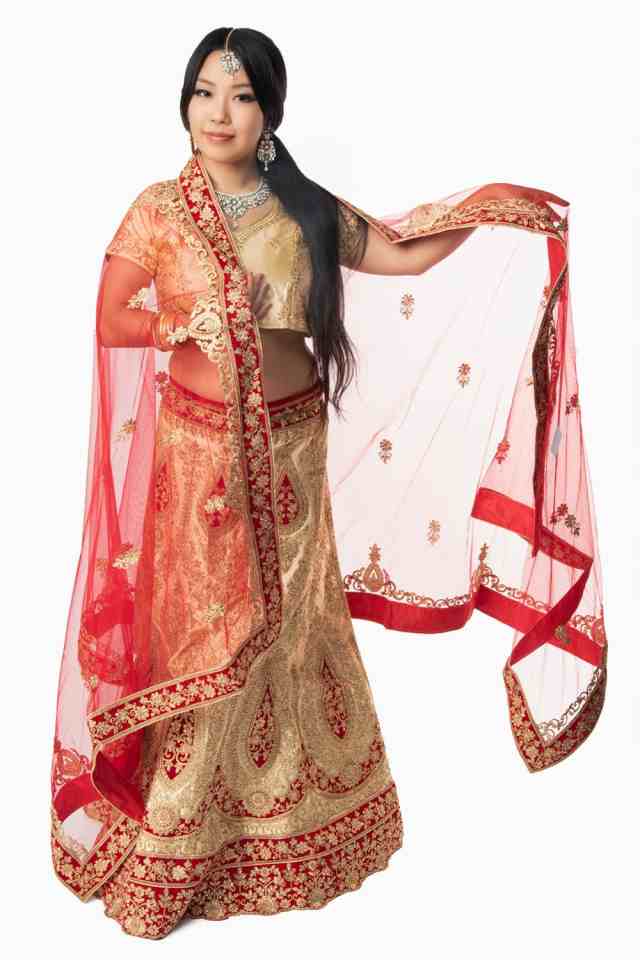 レヘンガチョリ　インド　ドレス　民族衣装　ウェディングドレス