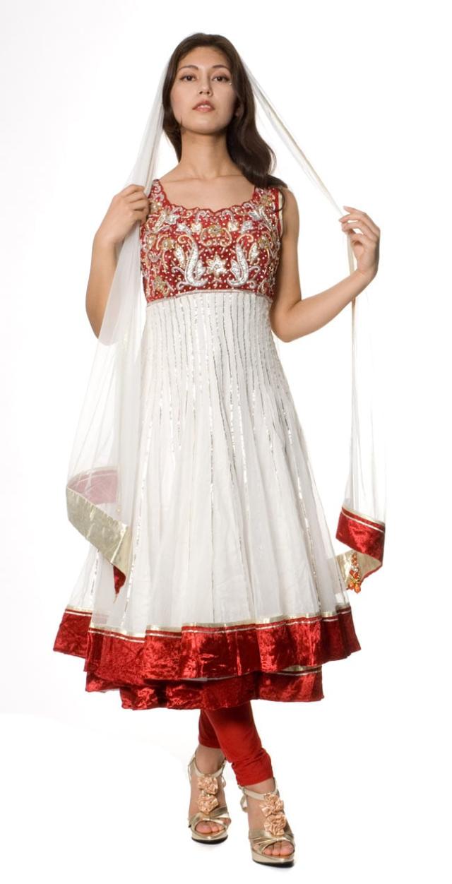 【送料無料】 【※胸肩回りタイトです】【1点物】インドのゴージャスパンジャービードレス 白×赤 / パーティードレス コスプレ インドのドレス パンジャビドレス TIRAKITA(ティラキタ) サリー レディース 女性物 エスニック衣料 アジアンファッション エスニックファッショ