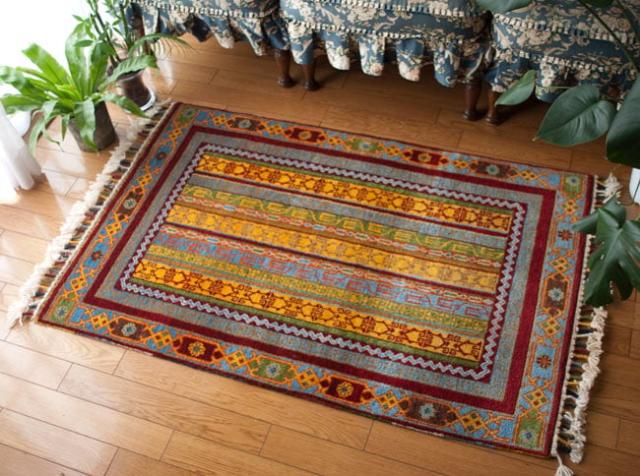 【送料無料】 手織りのインド絨毯【約123cm x 約80cm】 / ラグ マット 手織り絨毯 玄関マット 手編み絨毯 じゅうたん 手作り アジアン インテリア エスニック