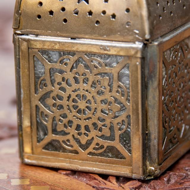 モロッコの透かし彫り金属製キャンドルホルダー 4セット モロッコの透かし彫り金属製キャンドルホルダー 4セット