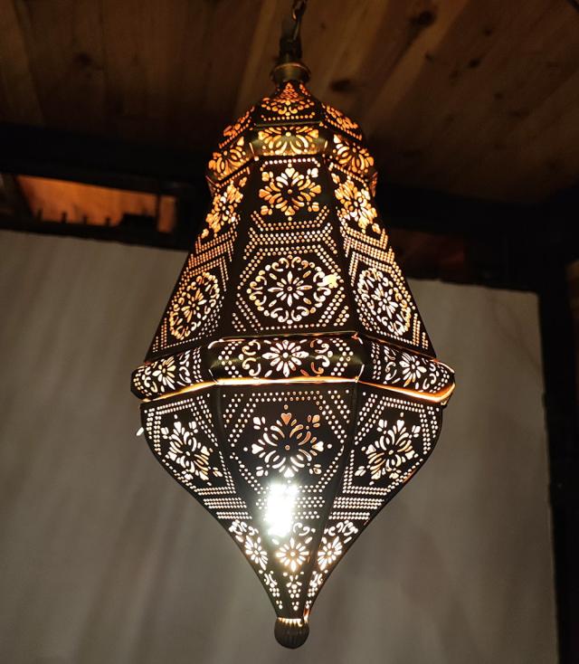 【送料無料】 円錐形モロカンスタイルのゴールドペンダントランプ ブラスアンティック【高さ：40.5cm / アラビアランプ モロカンランプ ランタン ペンダントライト シーリングライト TIRAKITA(ティラキタ) アジアン キャンドル スタンド インテリア エスニックの通販は 16,280円