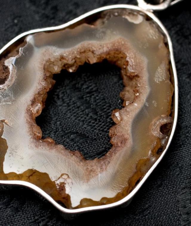 送料無料】 シルバー925 インドの手作り原石ペンダントトップ ドルジー