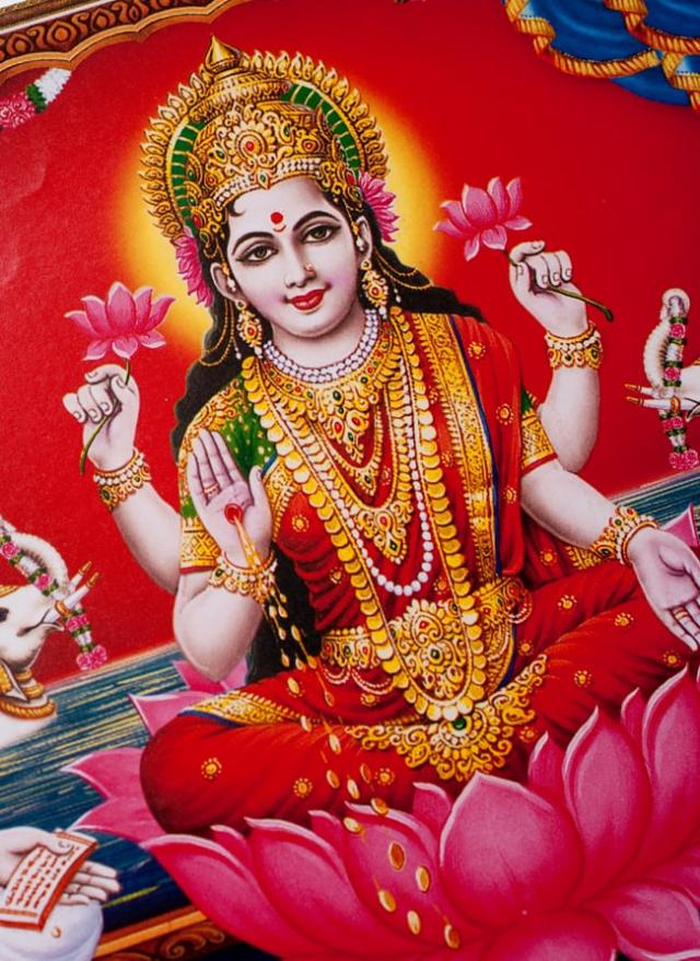 約37cm 約26cm インドのヒンドゥー神様ポスター ラクシュミー サラスヴァティ ガネーシャ サラスヴァティー パールヴァティー 本 の通販はau Pay マーケット インド アジアの雑貨と衣料 Tirakita