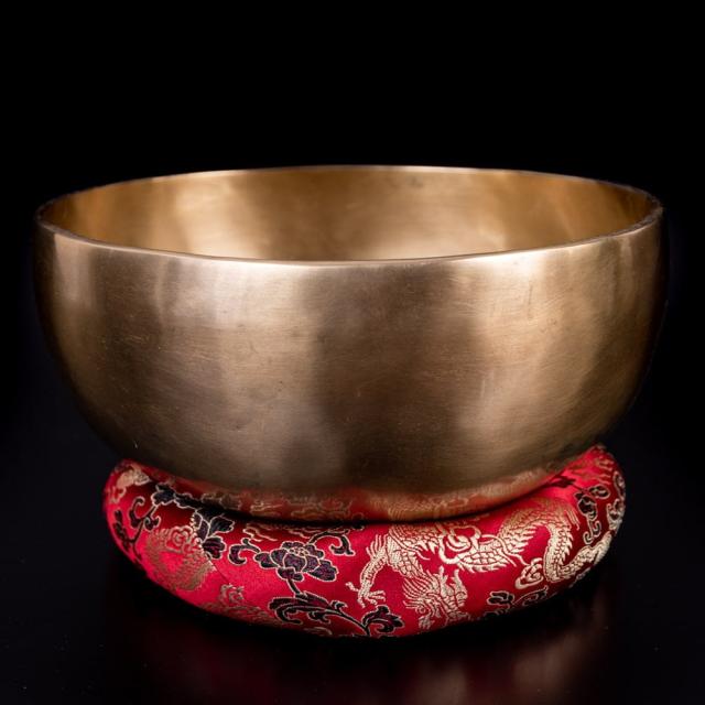 【送料無料】 【一点物】アンティックシンギングボウル【音階 F#】約1050g(スティック付属) / アンティーク ネパール 楽器 シンギングボール 仏教 瞑想 民族楽器 インド楽器 エスニック楽器 ヒーリング楽器
