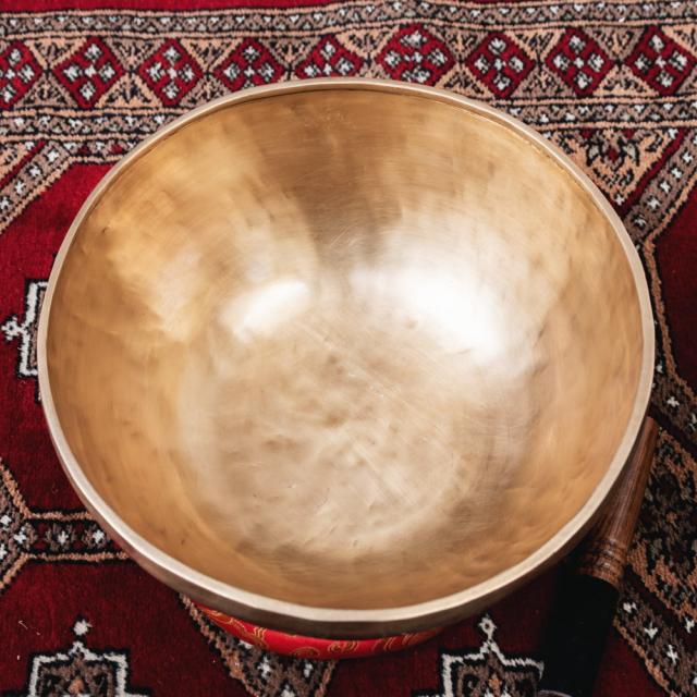 【送料無料】 【一点物】アンティックシンギングボウル【音階：A】約2449g(スティック付属) / アンティーク ネパール 楽器 シンギングボール 仏教 瞑想 民族楽器 インド楽器 エスニック楽器 ヒーリング楽器_2