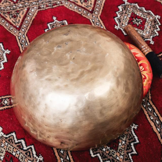 シンギングボウル 大きいサイズ チベット仏教 瞑想 おりん マントラ