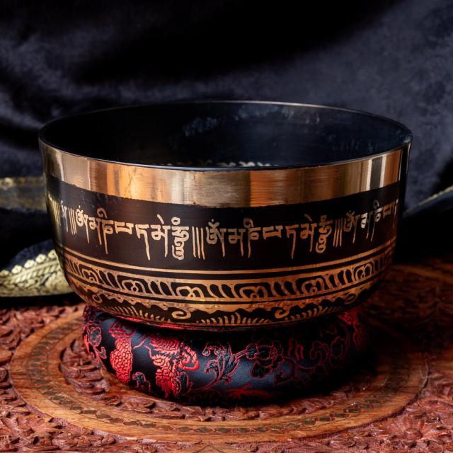 【送料無料】 【一点物】高音質ブラックシンギングボウル【音階 A】 1205g(スティック付属) / シンギングボール ネパール 楽器 仏教 瞑想 民族楽器 インド楽器 エスニック楽器 ヒーリング楽器